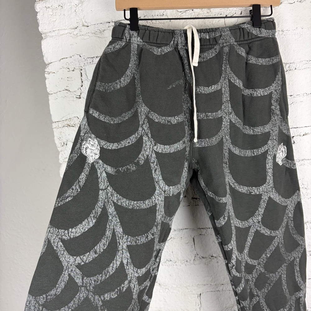 Darc Sport Web Symbiote She Set Grey Cropped Sweatshirt & Sweatpants Small - Picture 8 of 12